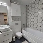 Azure Cosy - Private Terrace And Free Parking Apartament