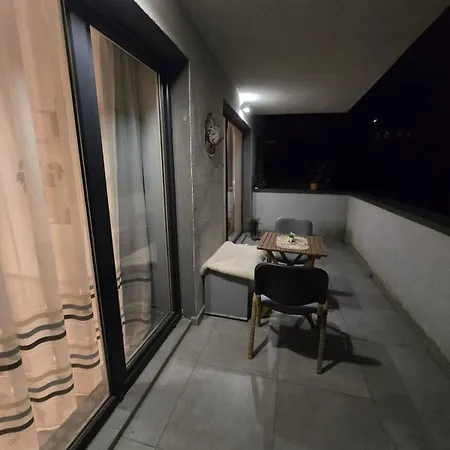 Azure Cosy - Private Terrace And Free Parking Apartament *
