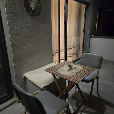 Azure Cosy - Private Terrace And Free Parking