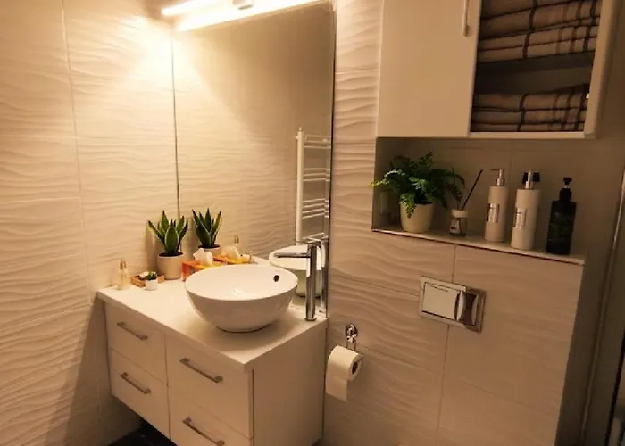 Azure Cosy - Private Terrace And Free Parking * Cluj-Napoca