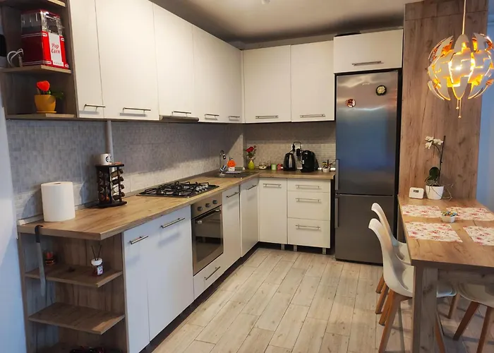 Azure Cosy - Private Terrace And Free Parking