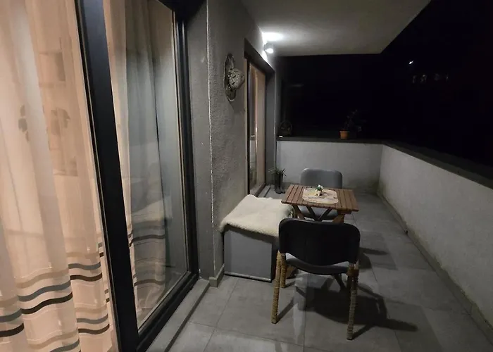 Azure Cosy - Private Terrace And Free Parking Apartment *