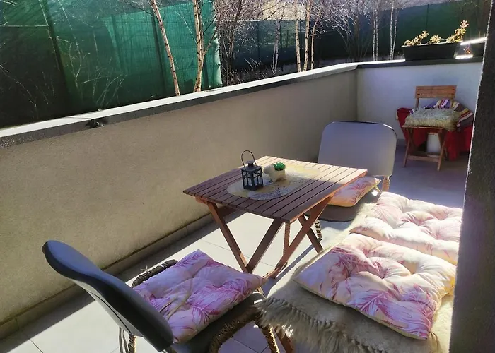 Apartman Azure Cosy - Private Terrace And Free Parking