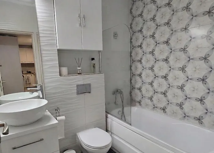 Azure Cosy - Private Terrace And Free Parking Apartman